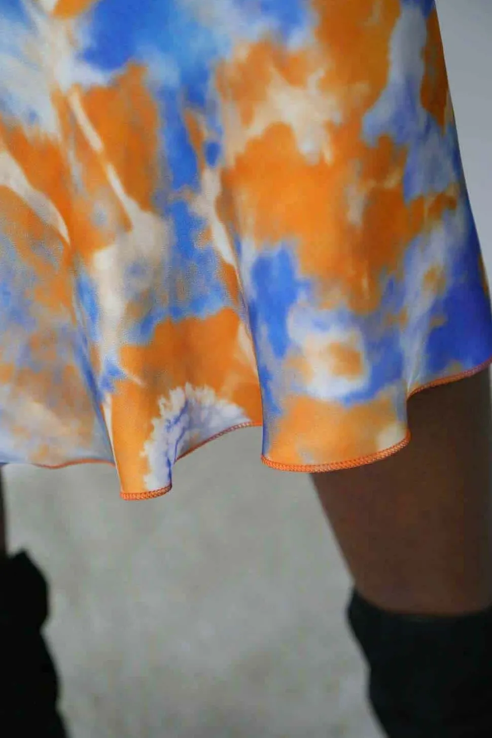 Jupe Midi Satinee Orange Gina